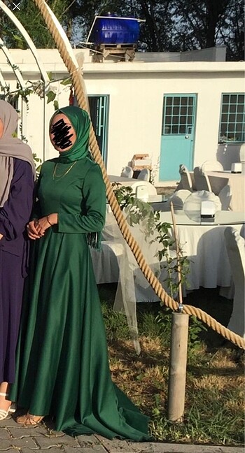 Zümrüt yeşili abiye