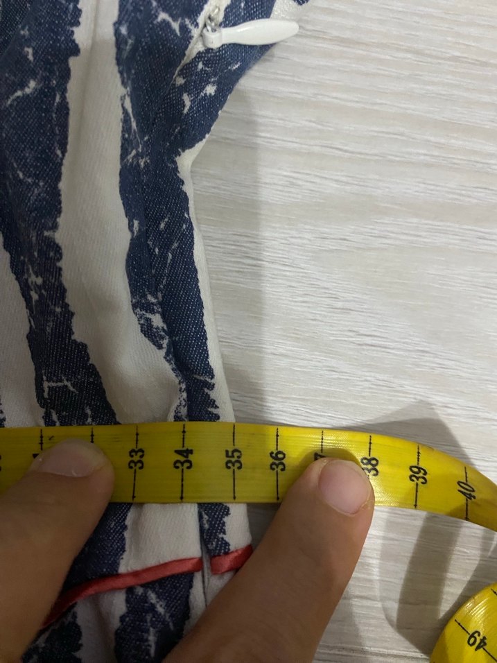 V Yaka Pileli Lacivert Çizgili Midi Elbise - Görsel 5