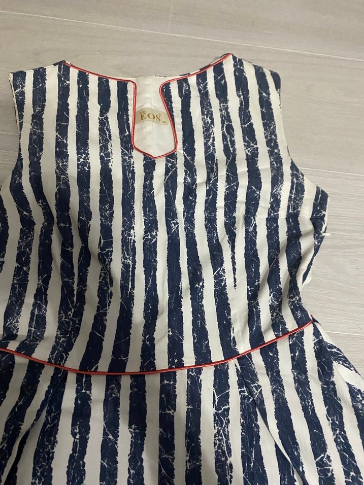 V Yaka Pileli Lacivert Çizgili Midi Elbise - Görsel 2