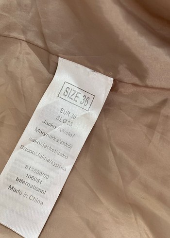 Bej Kadın Kapüşonlu Mont - Görsel 3