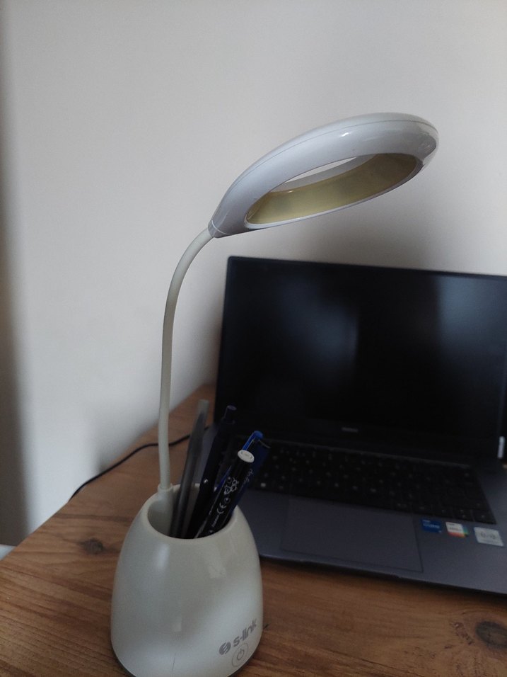 Beyaz LED Masa Lambası ve Kalemlik - Görsel 2