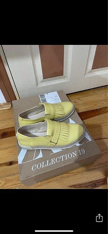 37 Beden sarı Renk Derimod loafer