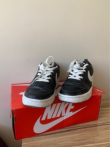 37 Beden siyah Renk Nike Court Borought Low