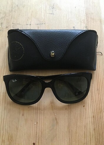 Ray Ban 2500 tl siyah kutusuyla gönderilecektir 