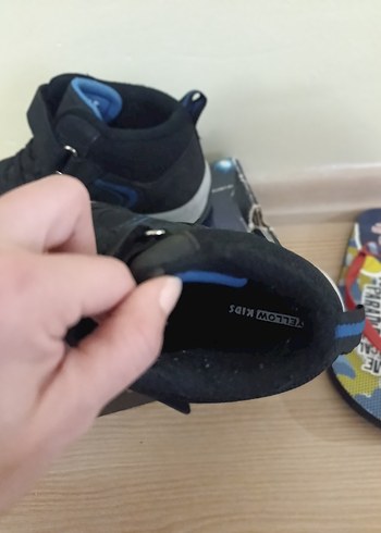 Siyah Erkek Çocuk Cırt Cırtlı Bot - Görsel 3