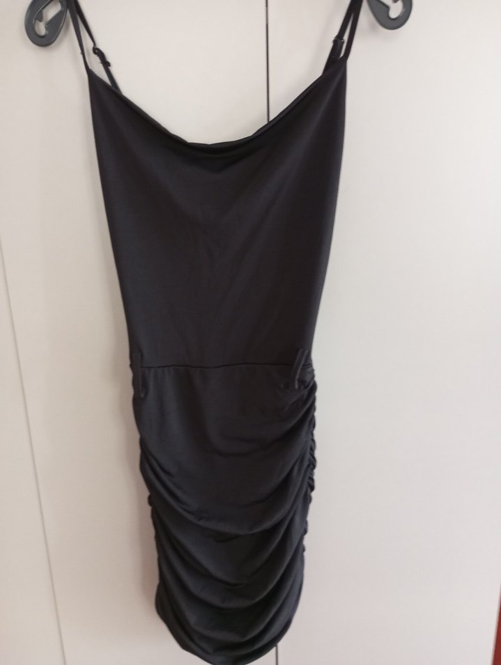 Siyah Piliseli elbise - Görsel 4