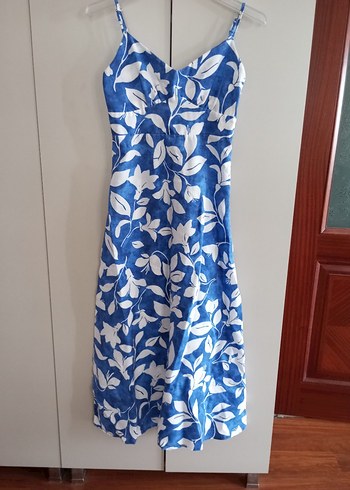 Mavi Beyaz Desenli Uzun Askılı Elbise - Görsel 3