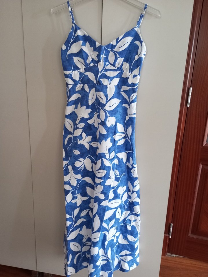 Mavi Beyaz Desenli Uzun Askılı Elbise - Görsel 5