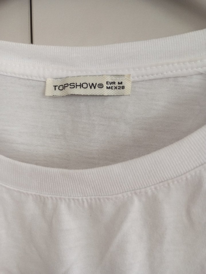 Omuzları Payetli Kısa Kollu Beyaz Bluz - Görsel 4