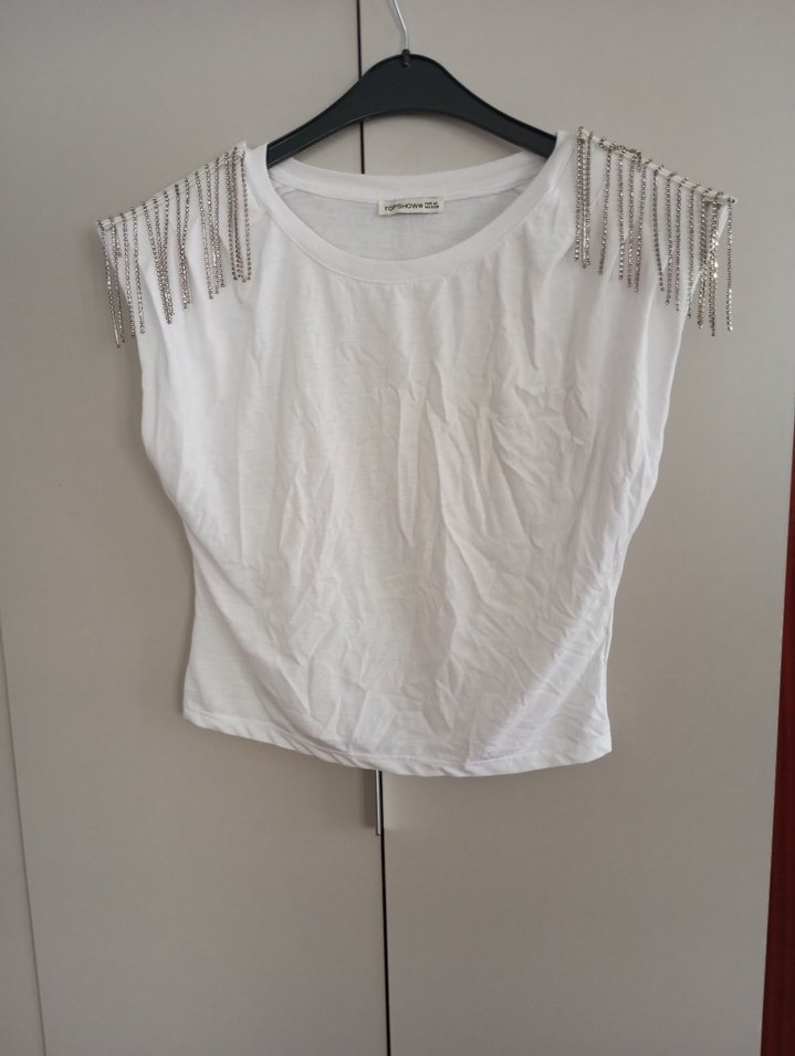 Omuzları Payetli Kısa Kollu Beyaz Bluz - Görsel 2