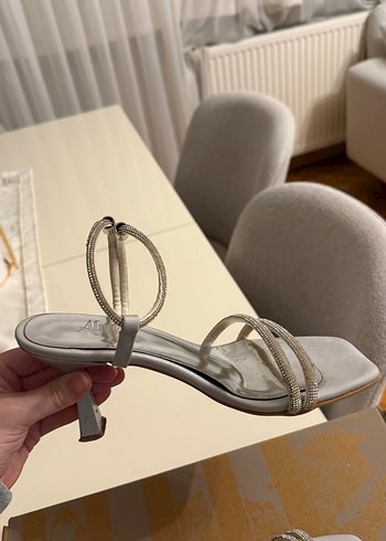 Topuklu ayakkabo - Görsel 3