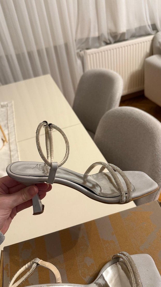 Topuklu ayakkabo - Görsel 3