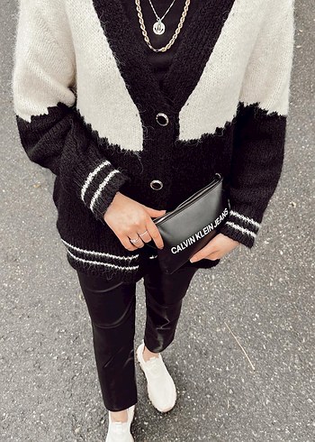 Siyah Beyaz Zebra Desenli Örgü Hırka - Görsel 3