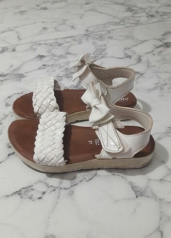 27 Beden beyaz Renk Kız Çocuk Sandalet