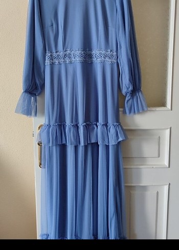 Mavi Uzun Kollu Fırfırlı Nakışlı Elbise - Görsel 2