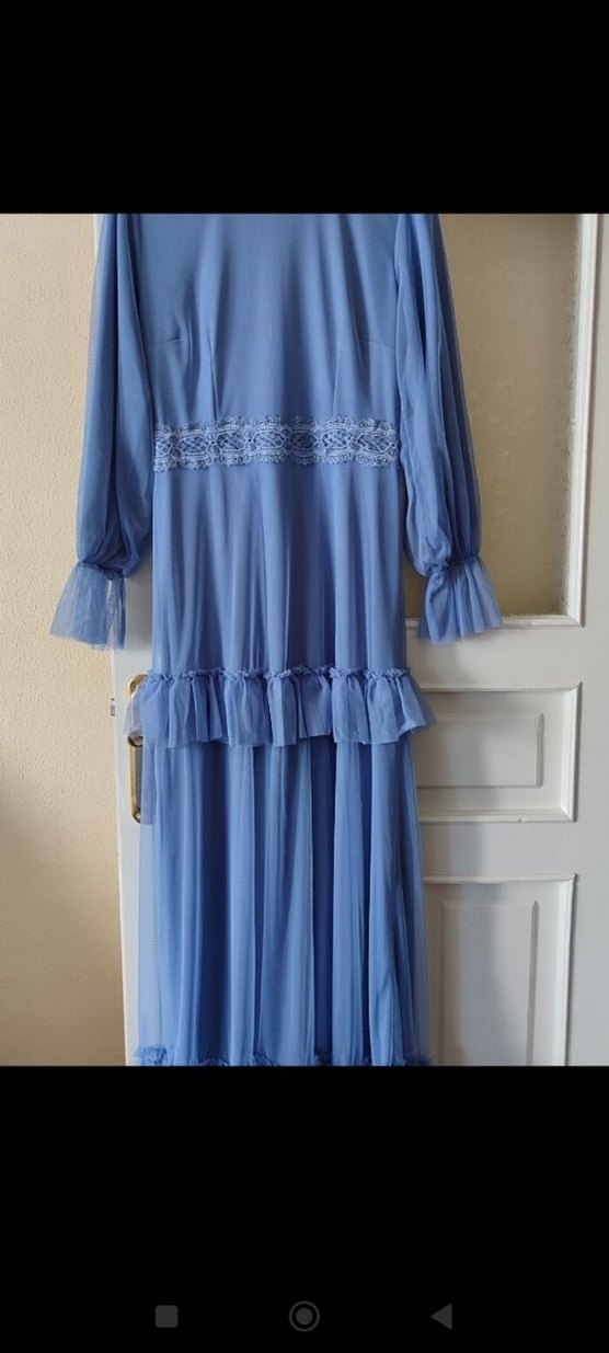 Mavi Uzun Kollu Fırfırlı Nakışlı Elbise - Görsel 2