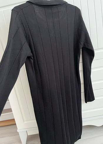 V Yaka Siyah Uzun Kollu Pilili Elbise - Görsel 3