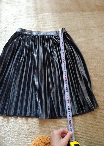 Kız Çocuk Pilili gri Etek 12 yaş ama ben s beden olduğum için - Görsel 2