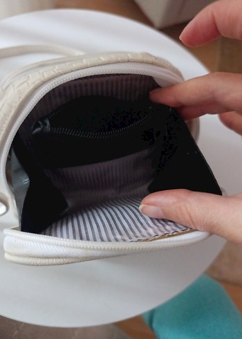 Beyaz Fermuarlı Kadın cüzdan yada çanta olarak kullanılabilir - Görsel 7