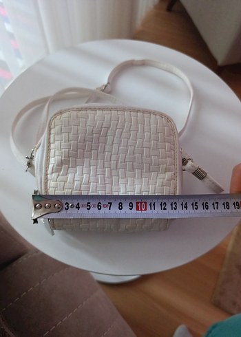 Beyaz Fermuarlı Kadın cüzdan yada çanta olarak kullanılabilir - Görsel 2