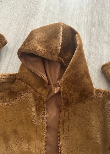 Kahverengi Kürklü Kapüşonlu Erkek Çocuk Peluş Mont - Görsel 3
