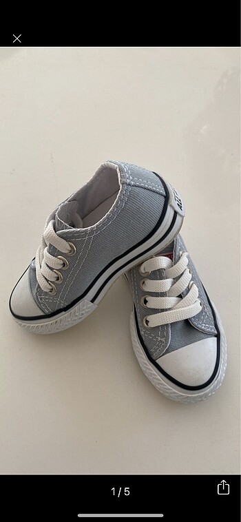 Converse Gri convers