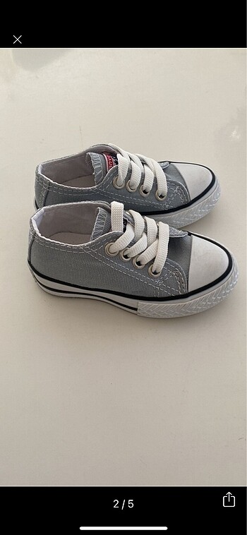 22 Beden Gri convers