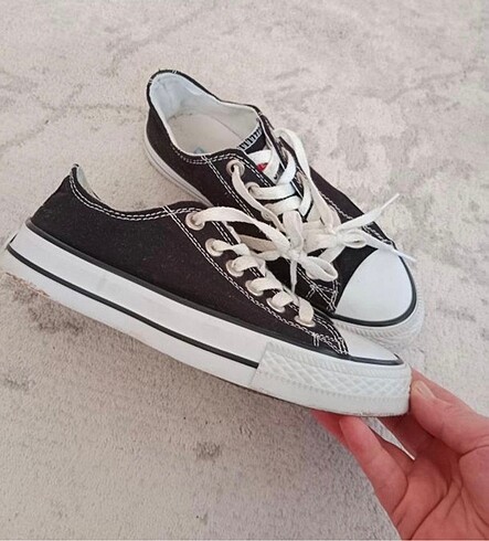 Siyah Convers