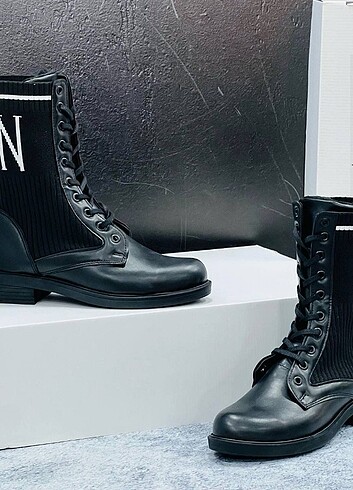 Valentino VLTN KADIN BOT 