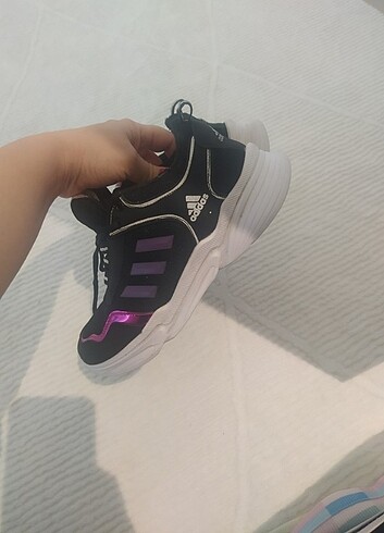 Adidas spor ayakkabı 