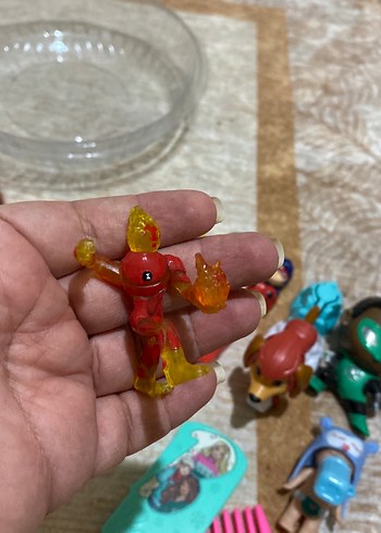 2 adet peluş ve Renkli Karışık Oyuncak Seti 1 adet barbie tarak - Görsel 14