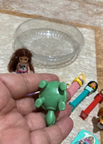 2 adet peluş ve Renkli Karışık Oyuncak Seti 1 adet barbie tarak - Görsel 13