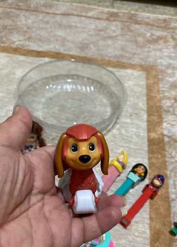 2 adet peluş ve Renkli Karışık Oyuncak Seti 1 adet barbie tarak - Görsel 18