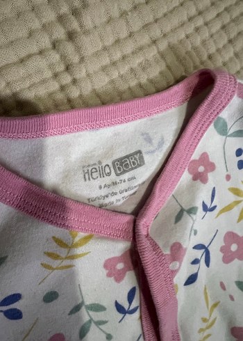 Çiçek desenli düğmeli bebek tulumu - Görsel 2