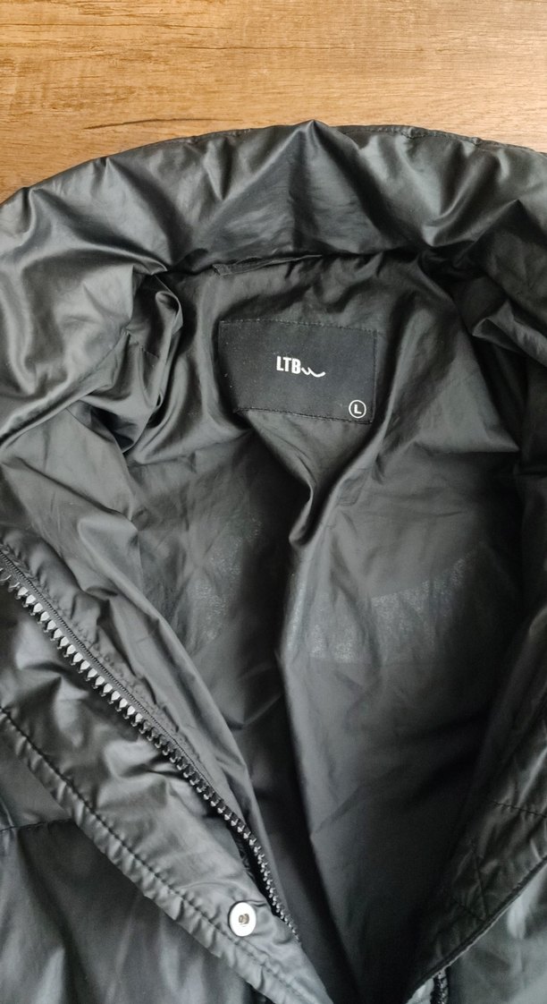 Fermuar ve çıt çıt düğmeli siyah Kadın Kışlık Mont Outlet ürünü - Görsel 2