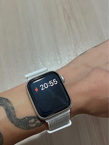 Apple Watch SE 40mm GPS Starlight