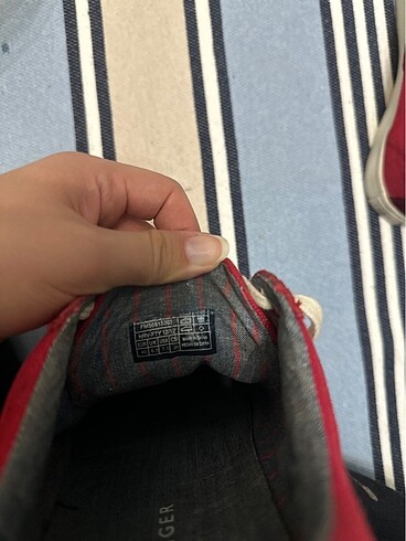 40 Beden kırmızı Renk Tommy Hilfiger