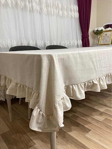 Diğer Fırfırlı masa örtüsü
