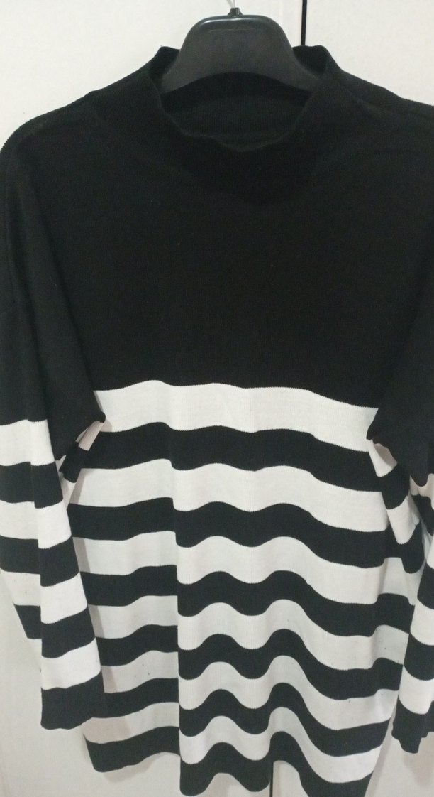 Uzun Kollu Siyah-Beyaz Çizgili Triko Kazak - Görsel 5