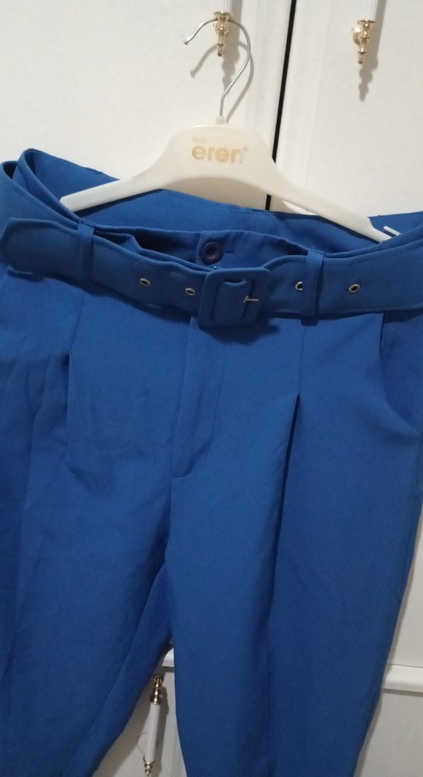 Kemerli mavi pantolon - Görsel 2