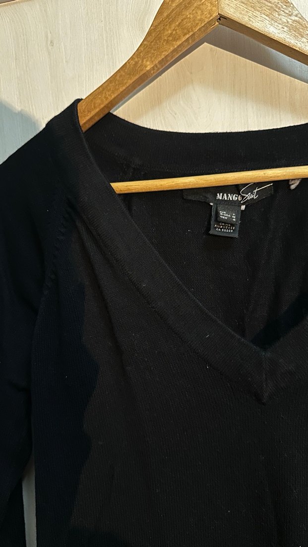 Siyah V Yakalı Kadın Triko mango - Görsel 3