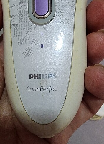 Philips isikli epilator en kucuk tuyleri bile aliyor