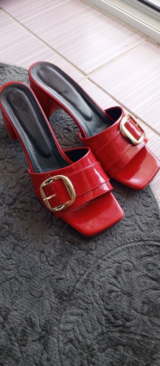 Kırmızı rugan topuklu terlik - Görsel 3