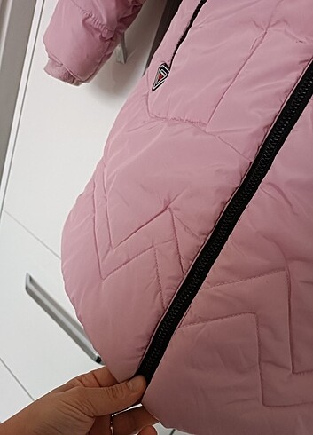 LC Waikiki Kız. Çocuk mont.8.ila 11 yaş. Arasina rahatlıkla olur