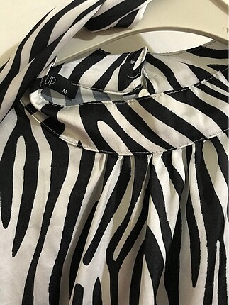 38 Beden Zebra desenli gömlek