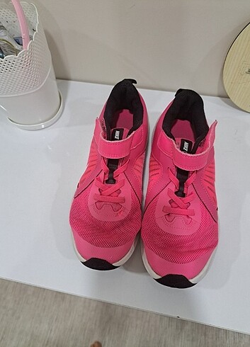 35 Beden pembe Renk Nike spor ayakkabı 