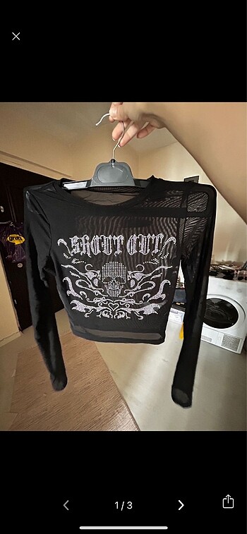 Gothic punk kurukafa taşlı crop