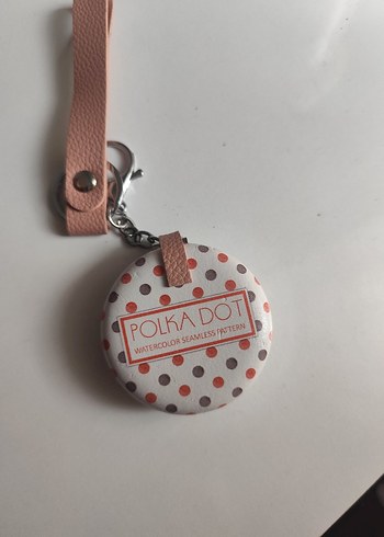 Pembe Puantiyeli Zincir Detaylı Anahtarlık Ayna | Şık Tasarım - Görsel 2