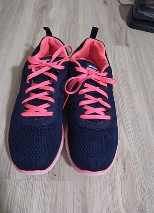 38 Beden Skechers