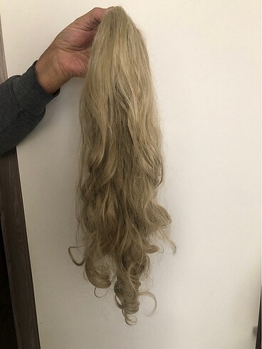 Sheinside Küllü sarı dalgalı postiş saç